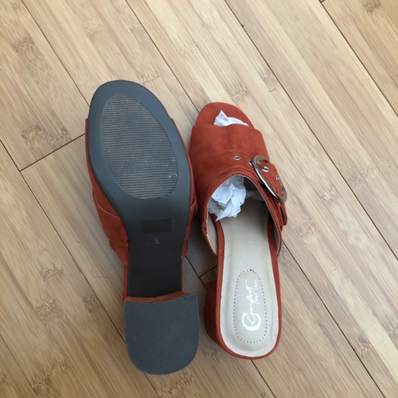 New sandals - Picture 3 of 4